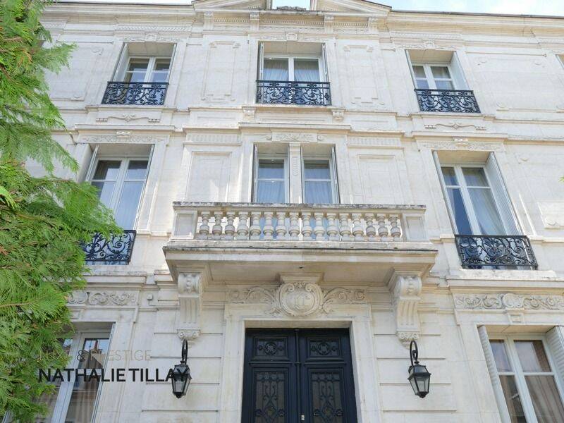 Maison 12 pièces 465 m² · à Orléans · 465 m² · 1 690 000 €