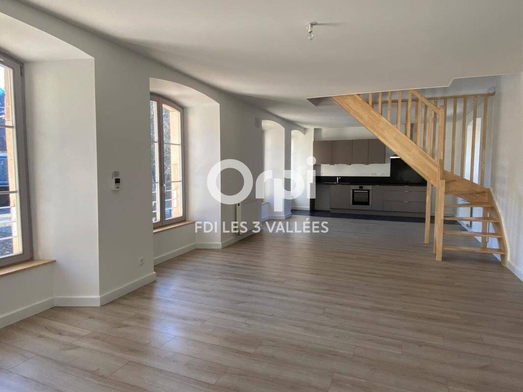 Appartement 3 pièces 93 m² · à Thann · 93 m² · 920 €/mois