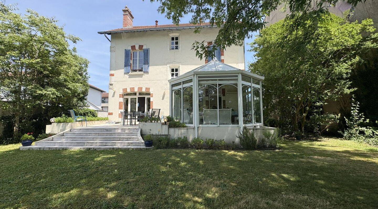 Maison 8 pièces 202 m² · à Dax · 202 m² · 530 000 €