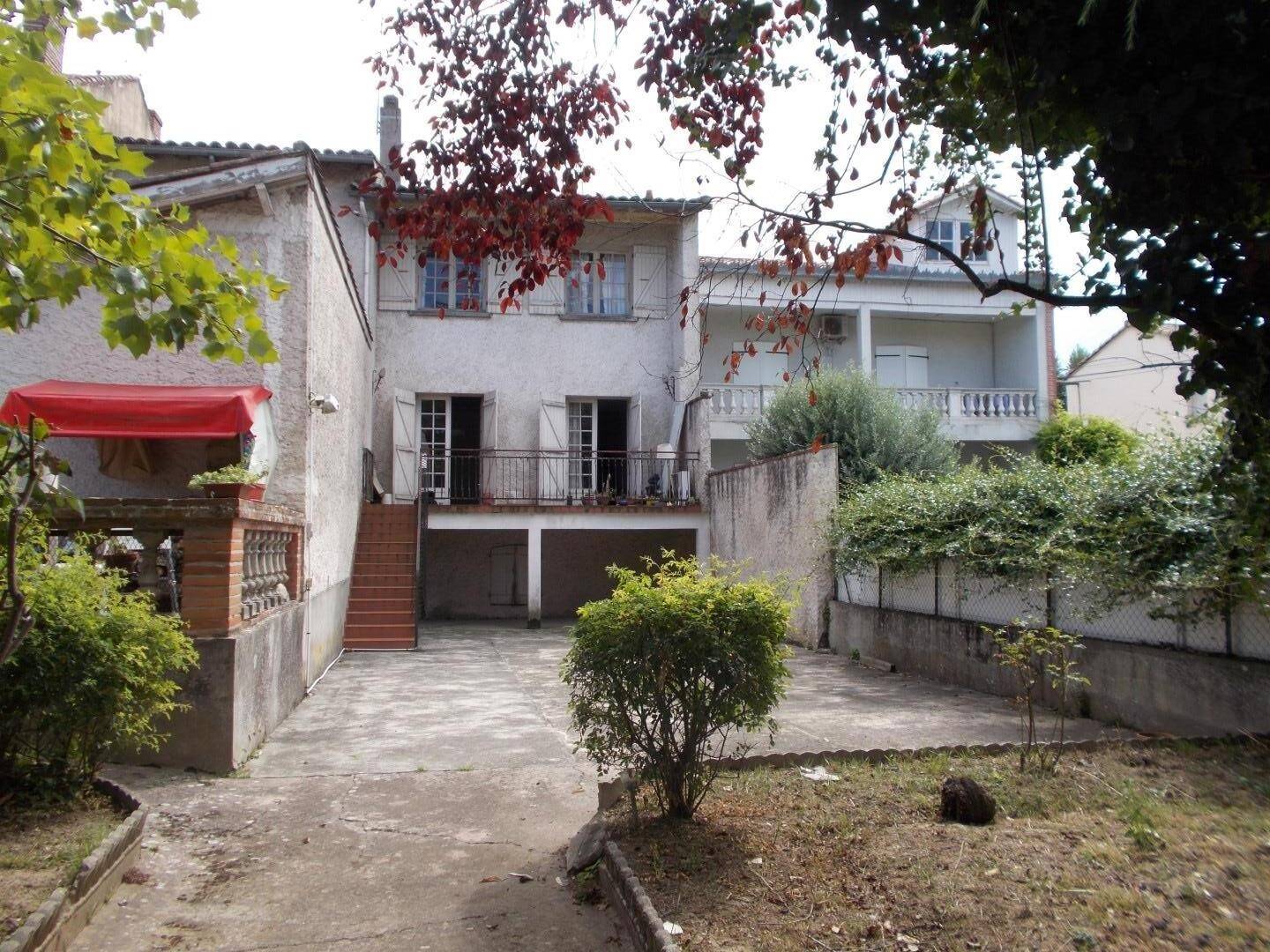 Maison 8 pièces 230 m² · à Montauban · 230 m² · 264 000 €