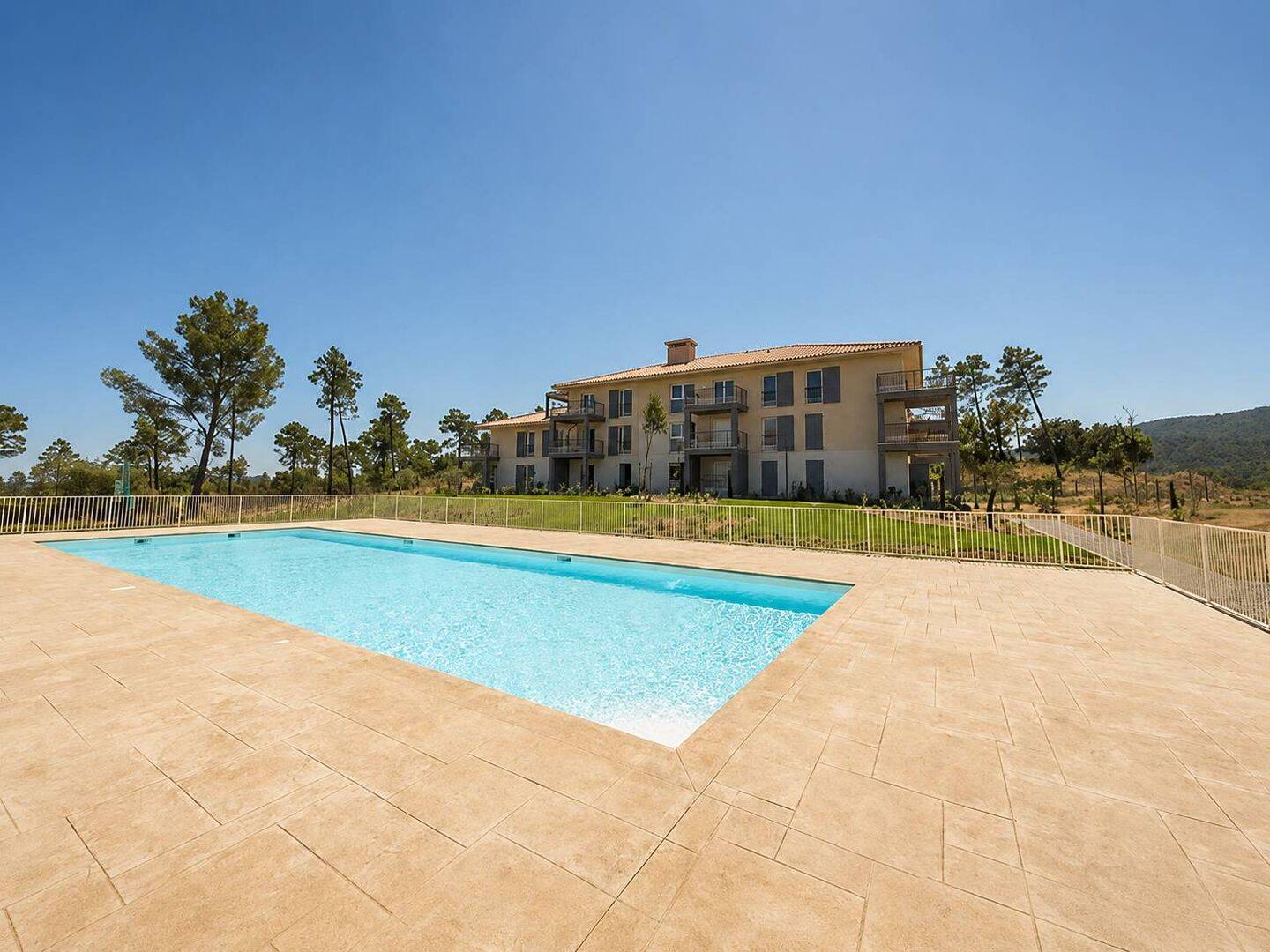 Appartement 3 pièces 57 m² · à Roquebrune-sur-Argens · 57 m² · 255 000 €