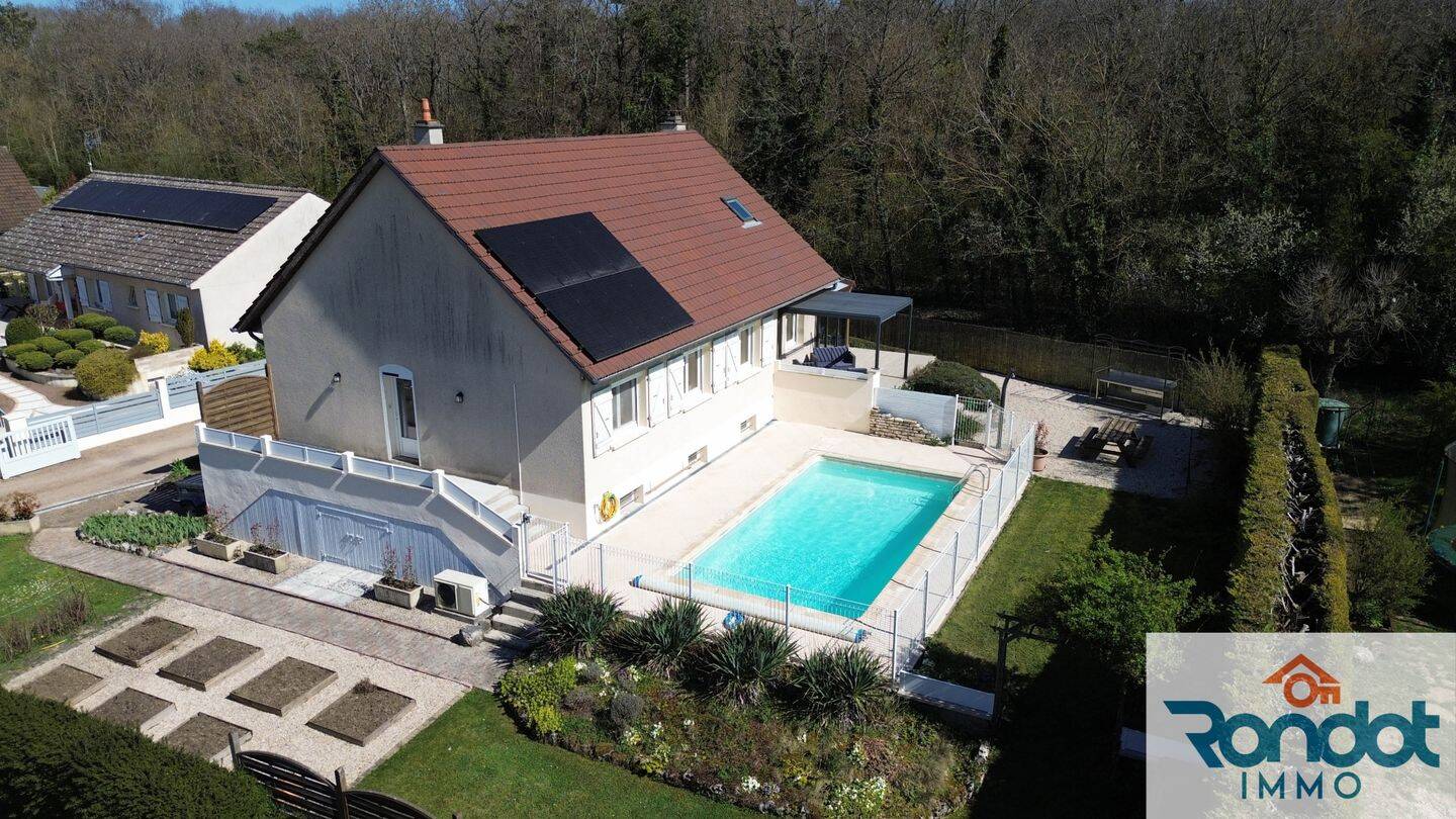 Maison 7 pièces 136 m² · à Bretigny · 136 m² · 425 000 €