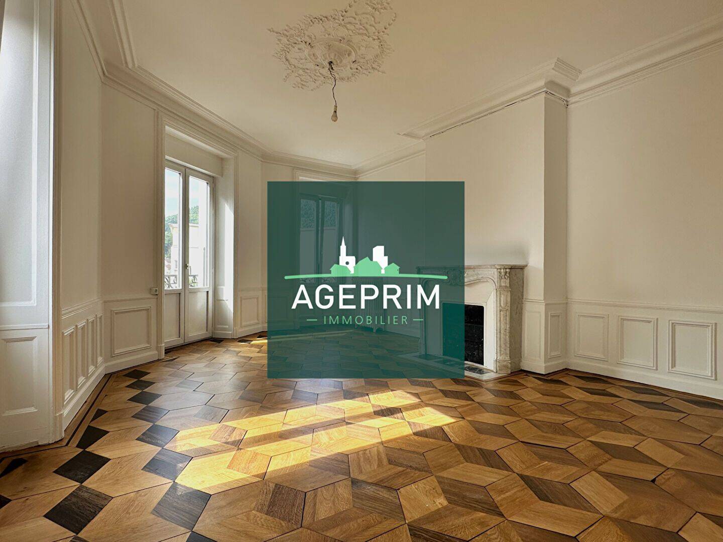 Appartement 5 pièces 141 m² · à Saint-Dié-des-Vosges · 141 m² · 890 €