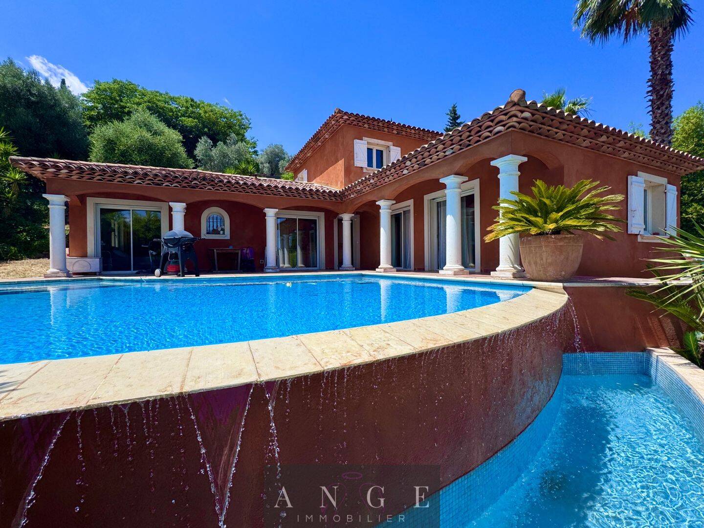 Maison 5 pièces 150 m² · à Solliès-Ville · 150 m² · 649 000 €