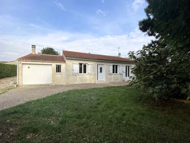 Maison de plain-pied à louer 650 € 3 pièces 2 chambres 84 m² 1 050 m² de terrain Marcillac Lanville 16140