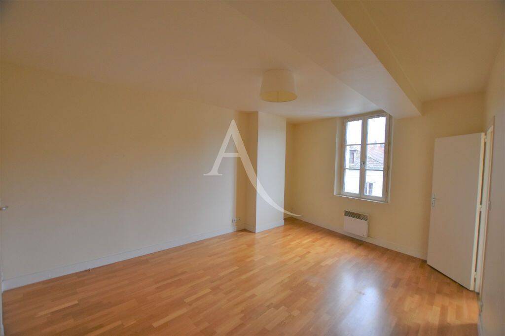 Appartement 3 pièces 76 m² · à Magny-en-Vexin · 75,9 m² · 840 €