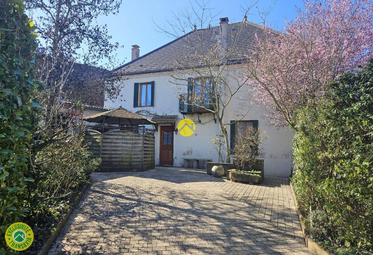 Maison 7 pièces 176 m² · à Gipcy · 176 m² · 84 700 €