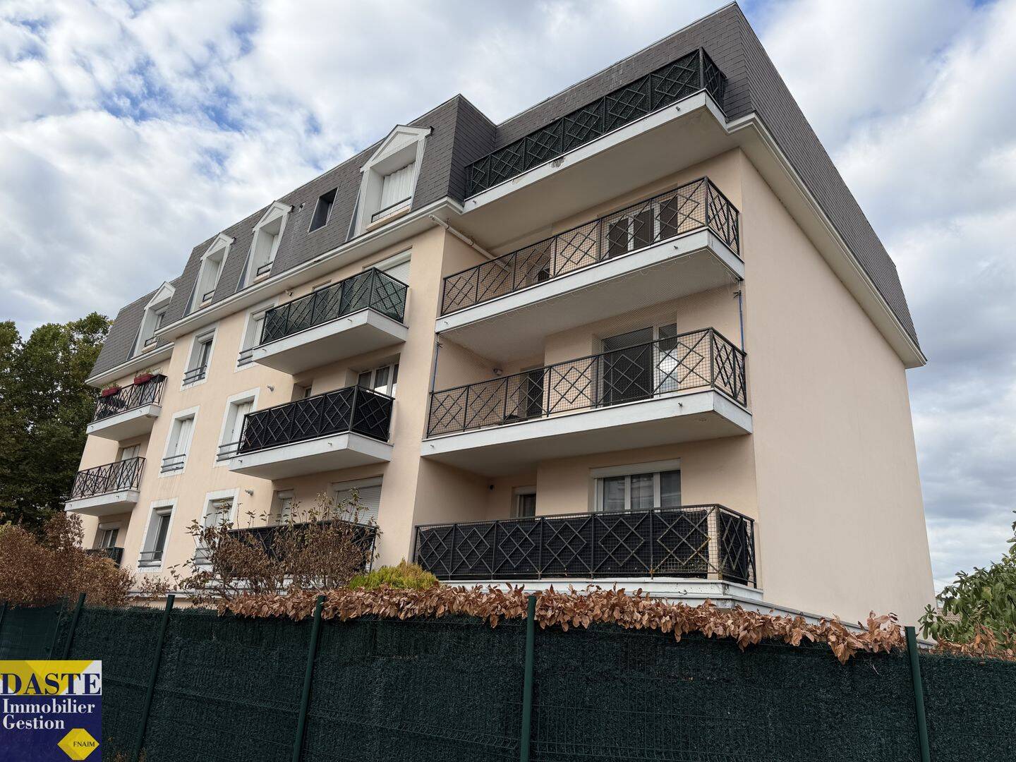 Appartement 2 pièces 49 m² · à Roissy-en-Brie · 48,9 m² · 187 000 €