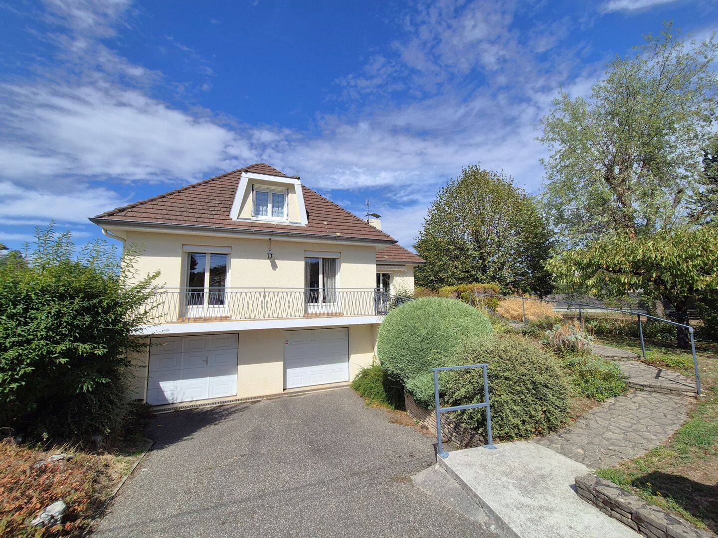Maison 8 pièces 159 m² · à Meyzieu · 159 m² · 520 000 €