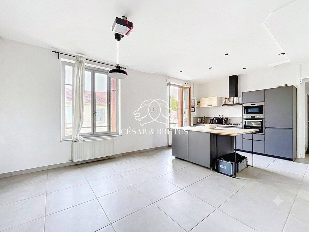 Appartement 4 pièces 93 m² · à Lyon 8ème Arrondissement · 92,5 m² · 364 000 €