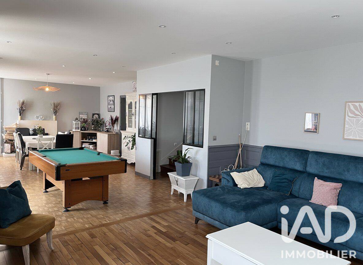 Maison 9 pièces 267 m² · à Fougères · 267 m² · 342 870 €