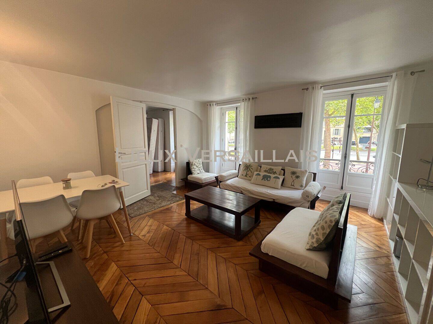Appartement 4 pièces 87 m² · à Versailles · 87 m² · 2 015 €