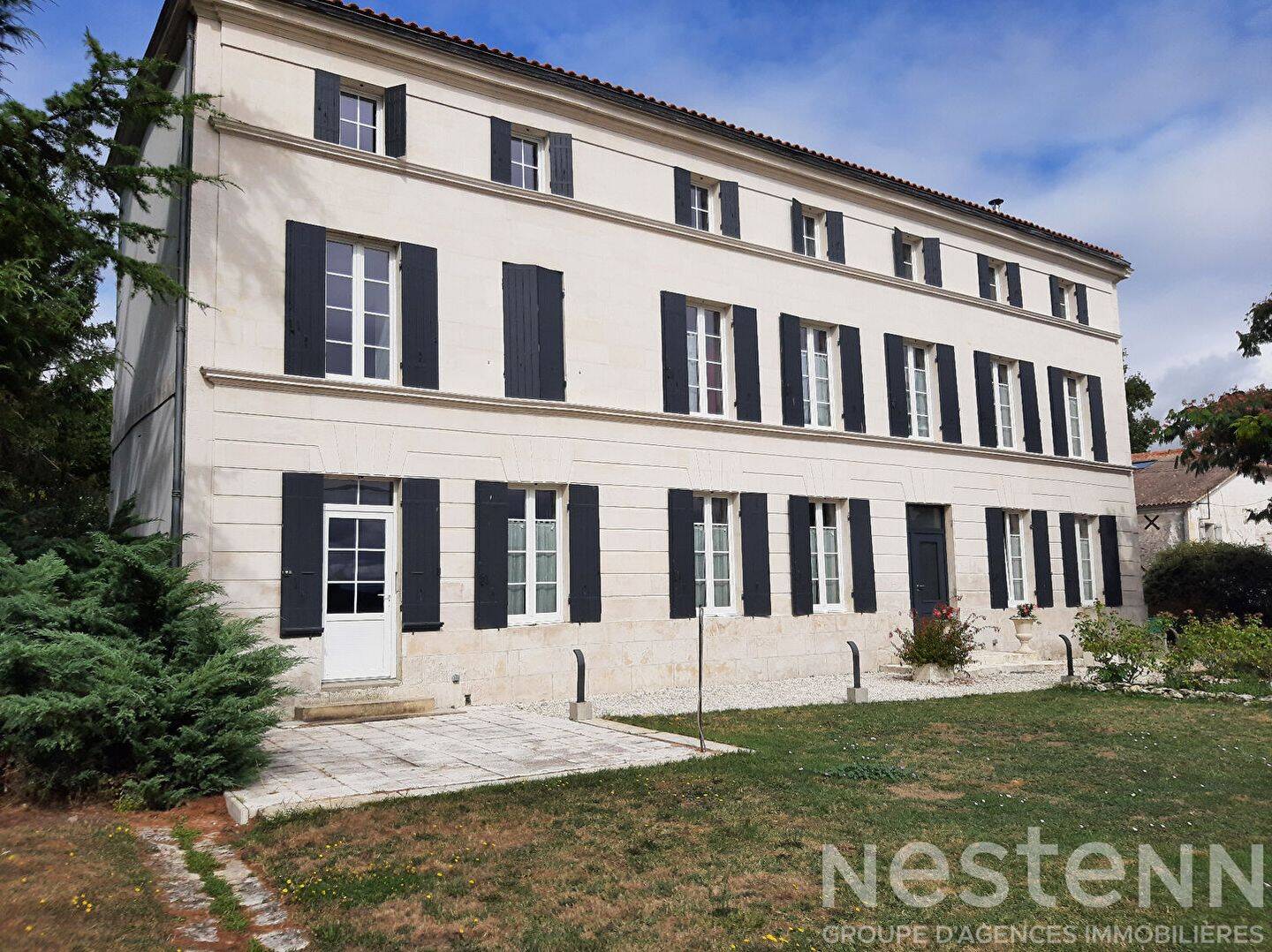 Maison 8 pièces 318 m² · à Saujon · 318 m² · 655 000 €