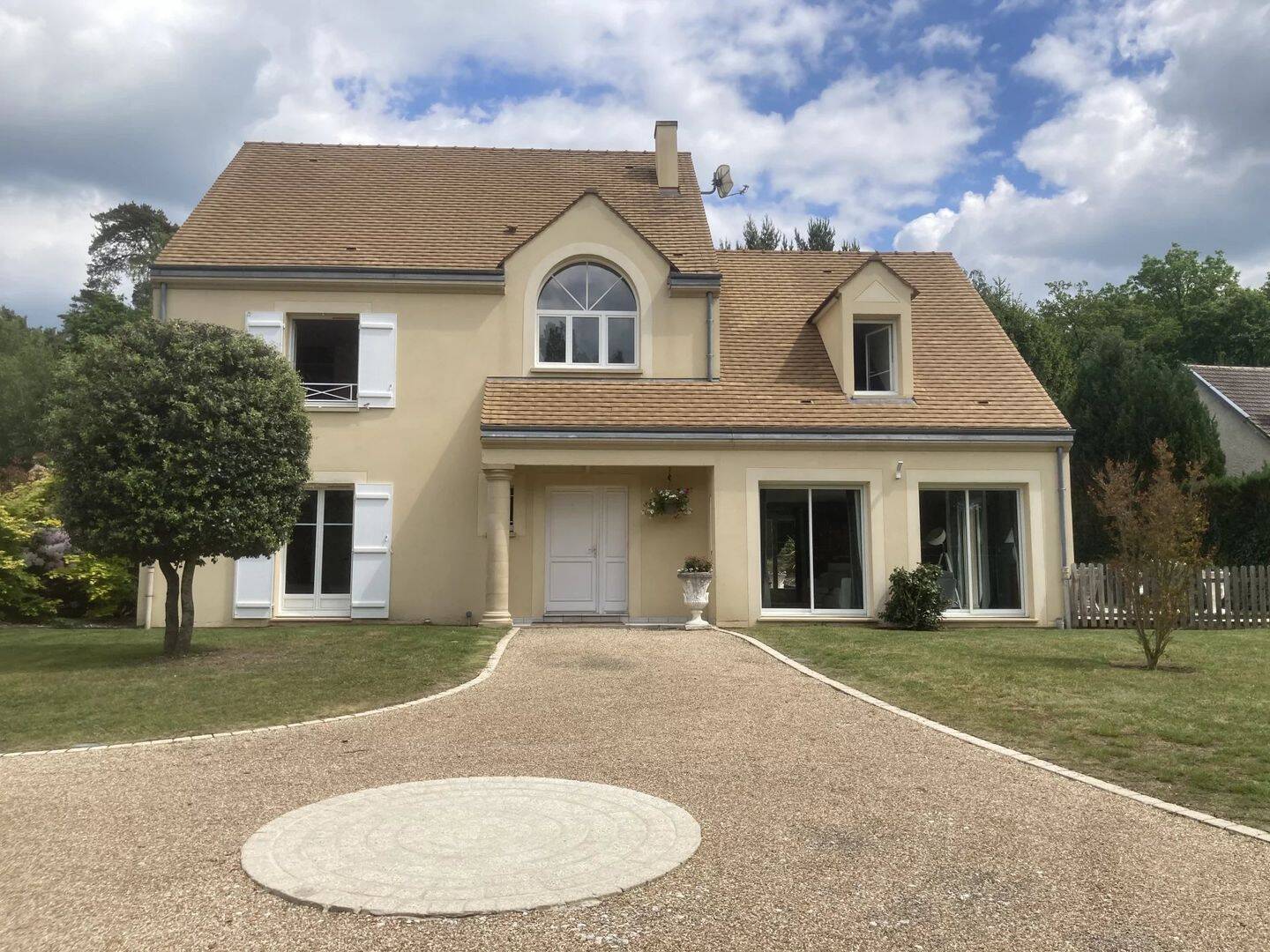 Maison 7 pièces 245 m² · à Poigny-la-Forêt · 245 m² · 832 000 €