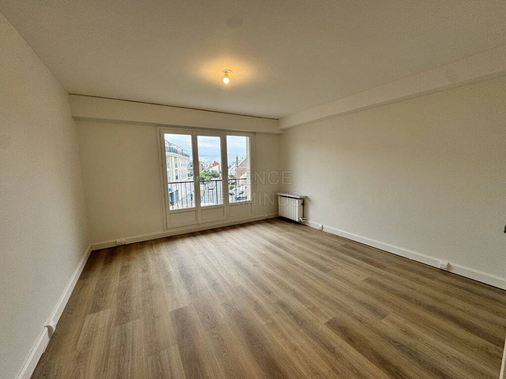 Appartement 3 pièces 62 m² · à Deuil-la-Barre · 62,3 m² · 1 270 €