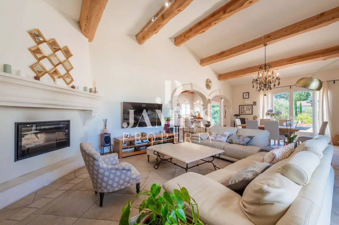 Maison 5 pièces 200 m² · à Fontvieille · 200 m² · 1 160 000 €