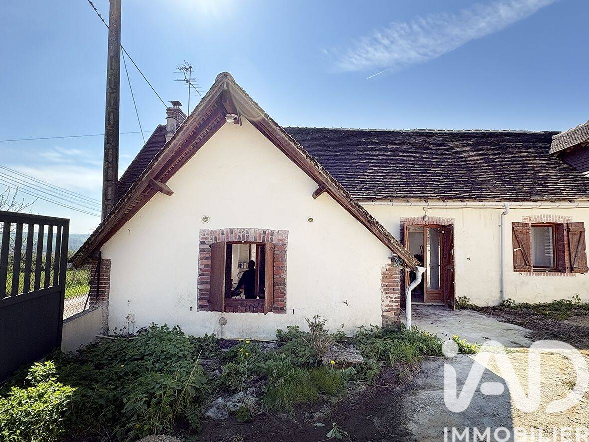 Maison 6 pièces 135 m² · à Charny Orée de Puisaye · 135 m² · 105 000 €