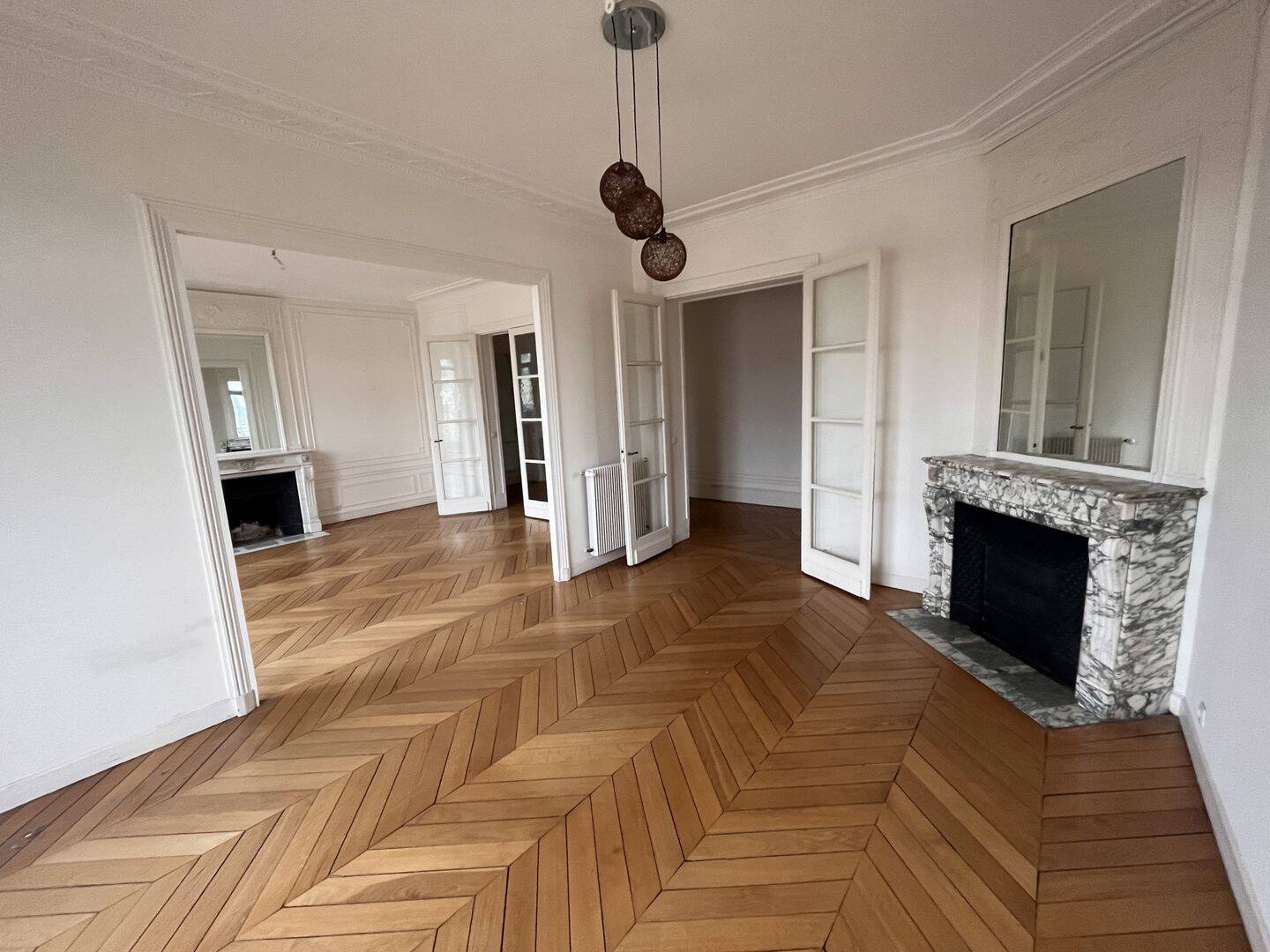 Appartement 5 pièces 144 m² · à Paris 17ème Arrondissement · 144,3 m² · 5 000 €