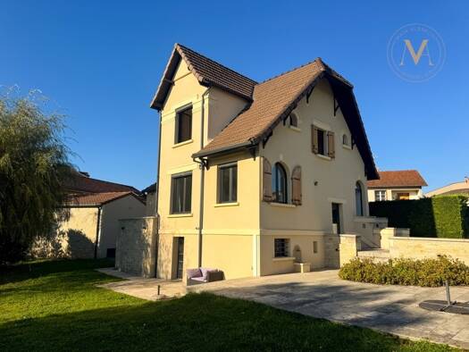 Maison à vendre 280 000 € 6 pièces 3 chambres 90 m² 1 535 m² de terrain Prayssac 46220