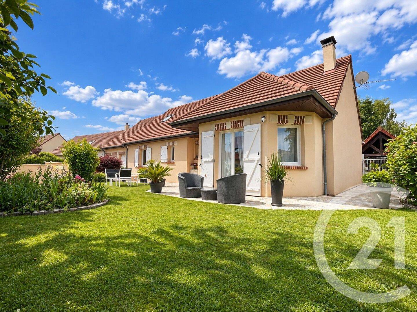 Maison 7 pièces 148 m² · à Auneau-Bleury-Saint-Symphorien · 148 m² · 346 900 €