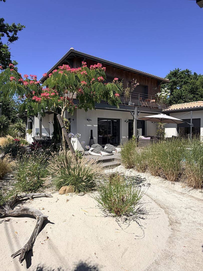 Maison 6 pièces 154 m² · à Soulac-sur-Mer · 154 m² · 895 000 €