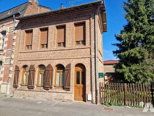 Maison à vendre 55 000 € 4 pièces 2 chambres 73 m² 348 m² de terrain Guise 02120