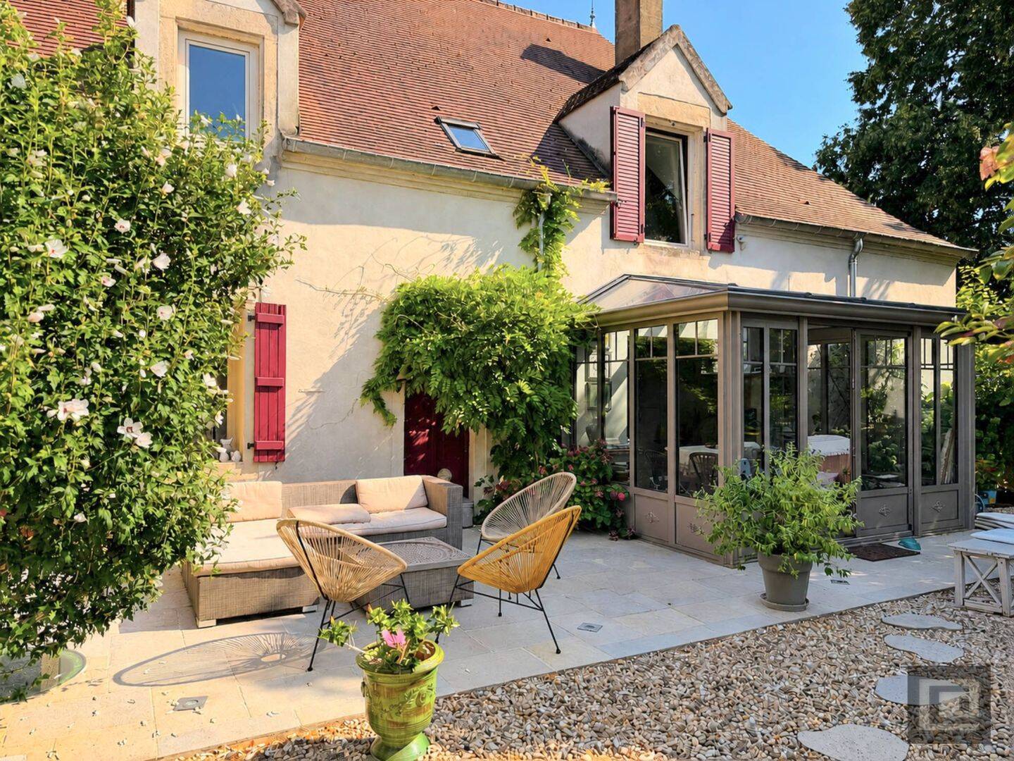 Maison 7 pièces 330 m² · à Damerey · 330 m² · 450 000 €