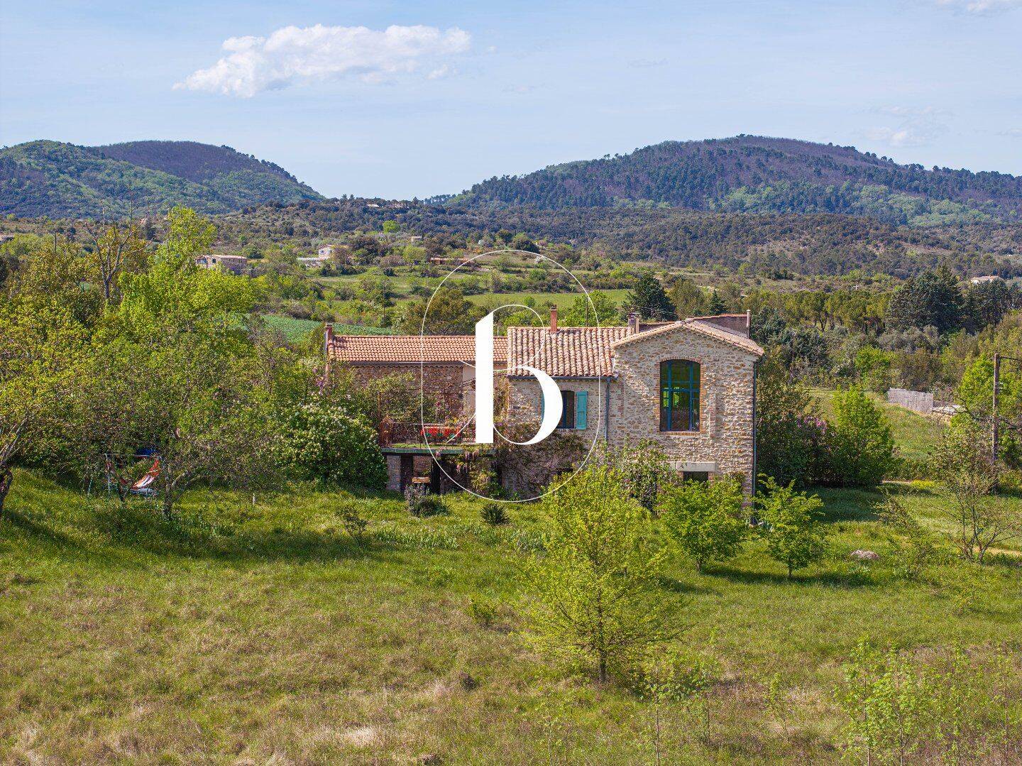 Maison 7 pièces 230 m² · à Barjac · 230 m² · 589 000 €