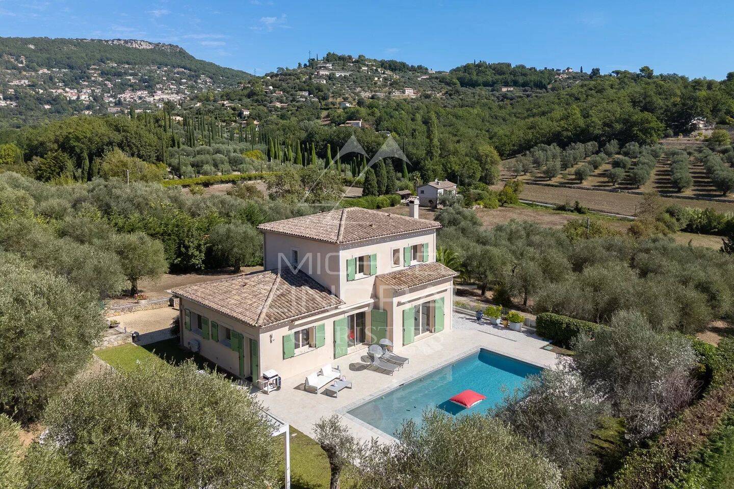 Maison 6 pièces 269 m² · à Grasse · 268,8 m² · 1 650 000 €