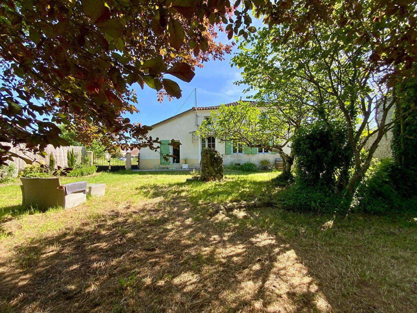 Maison 8 pièces 225 m² · à Jonzac · 225 m² · 298 000 €