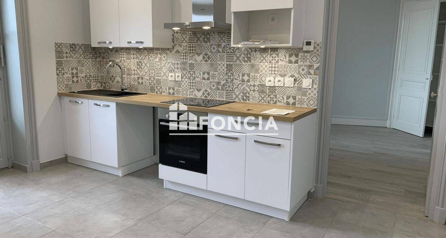 Appartement 3 pièces 75 m² · à Villefranche-sur-Saône · 75,1 m² · 790 €