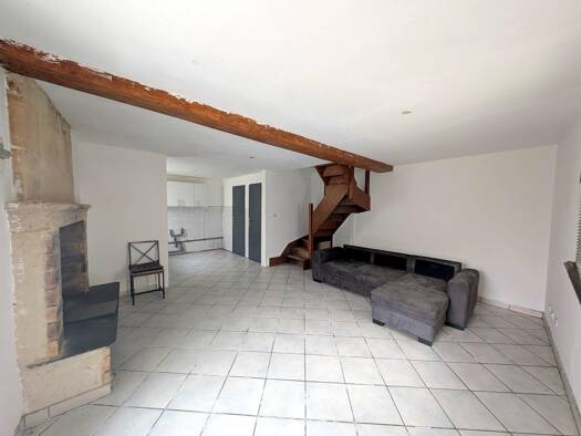 Maison à vendre 211 000 € 5 pièces 2 chambres 70 m² 822 m² de terrain Latresne 33360