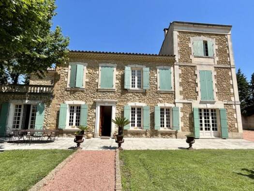 Maison à vendre 1 095 000 € 15 pièces 7 chambres 400 m² Avignon 84000