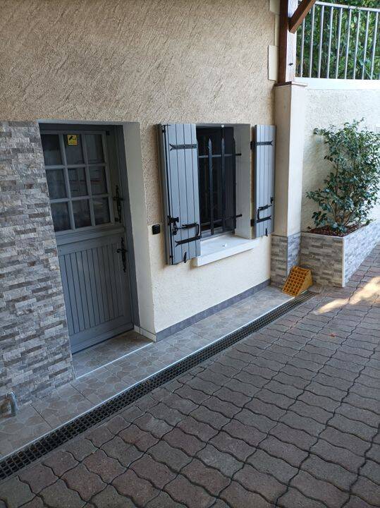 Appartement 1 pièce 18 m² · à Saint-Cyr-sur-Loire · 18 m² · 460 €