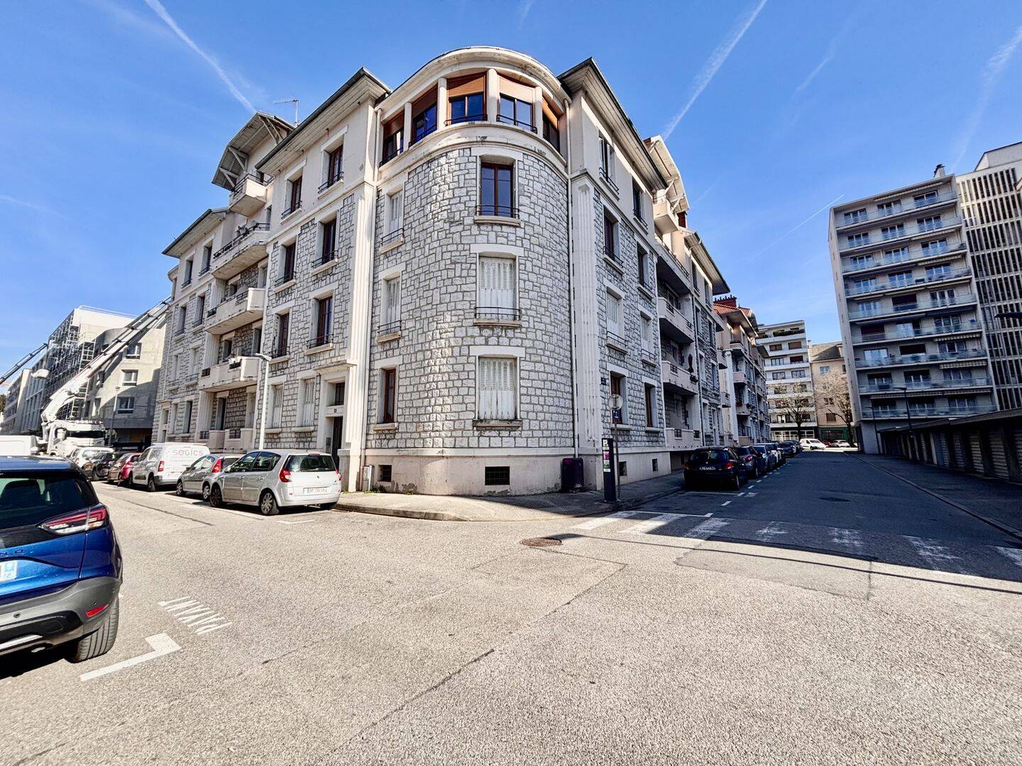 Appartement 5 pièces 100 m² · à Chambéry · 100,4 m² · 235 000 €