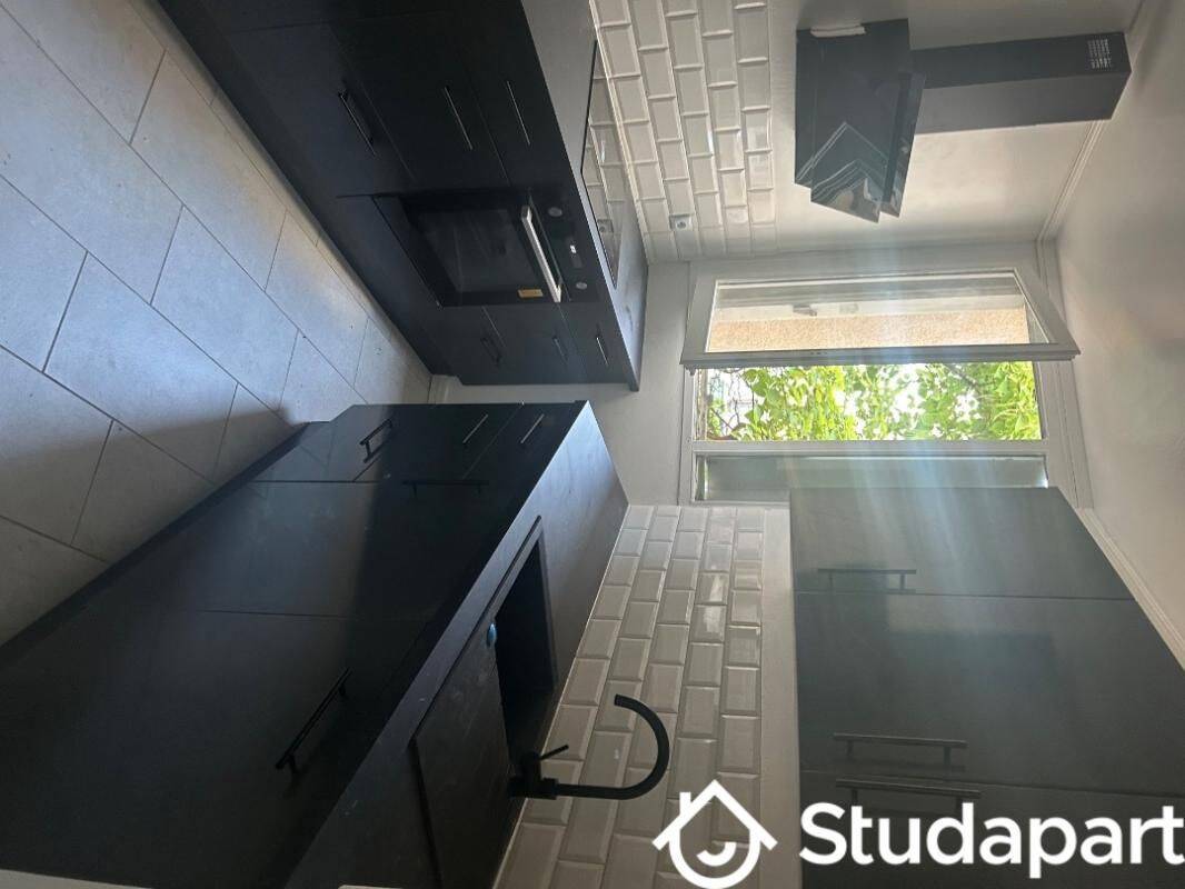 1 pièce 11 m² · à Asnières-sur-Seine · 11 m² · 850 €