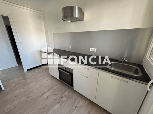 Appartement à louer 650 € 3 pièces 2 chambres 55,8 m² Étage 5/8 Alexis-Montlouis Montélimar 26200