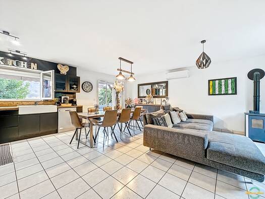 Maison à vendre - Première occupation 349 900 € 6 pièces 4 chambres 130 m² 451 m² de terrain Saint-Savin 38300