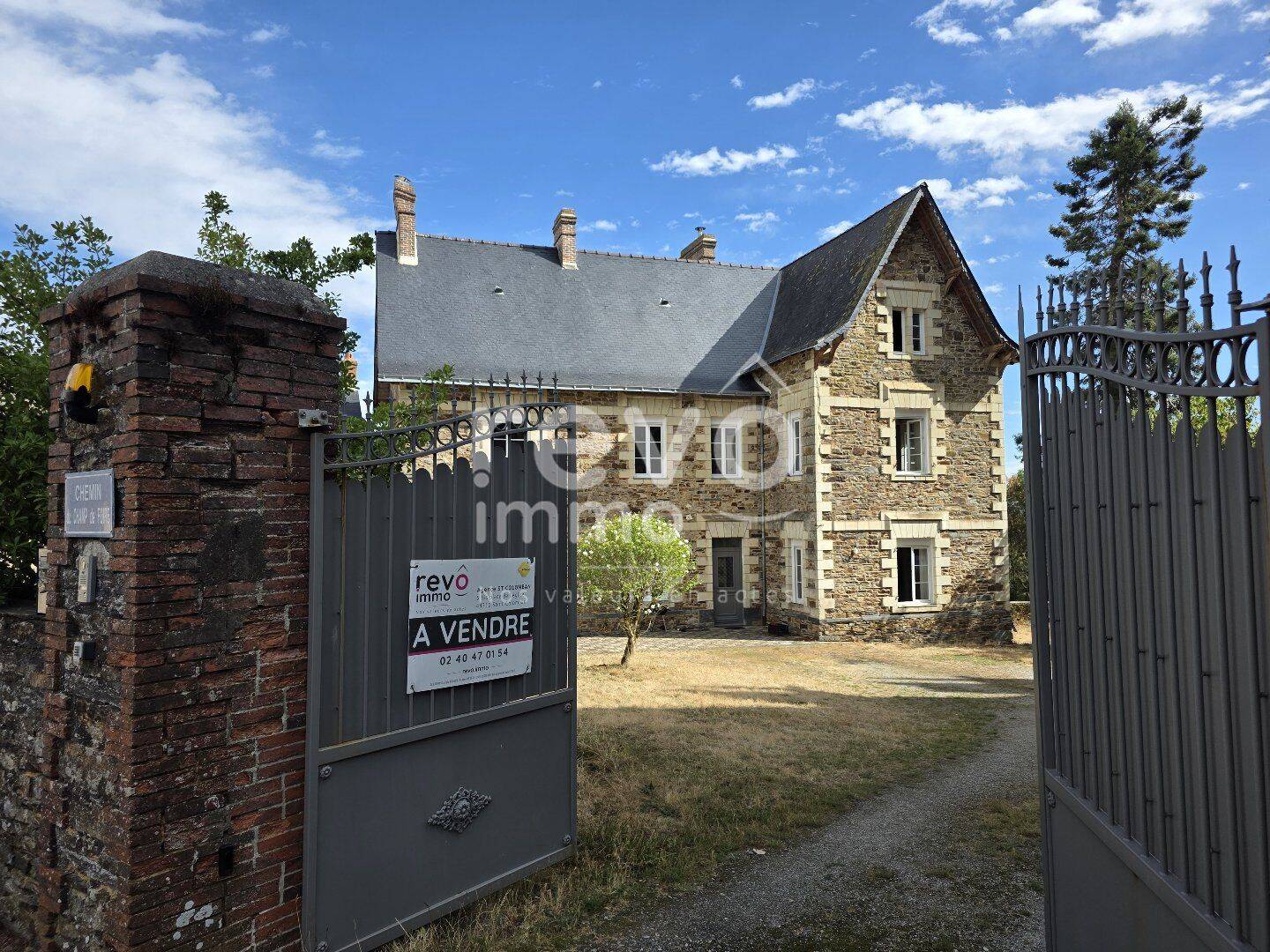 Maison 5 pièces 191 m² · à Saint-Julien-de-Vouvantes · 191 m² · 346 000 €