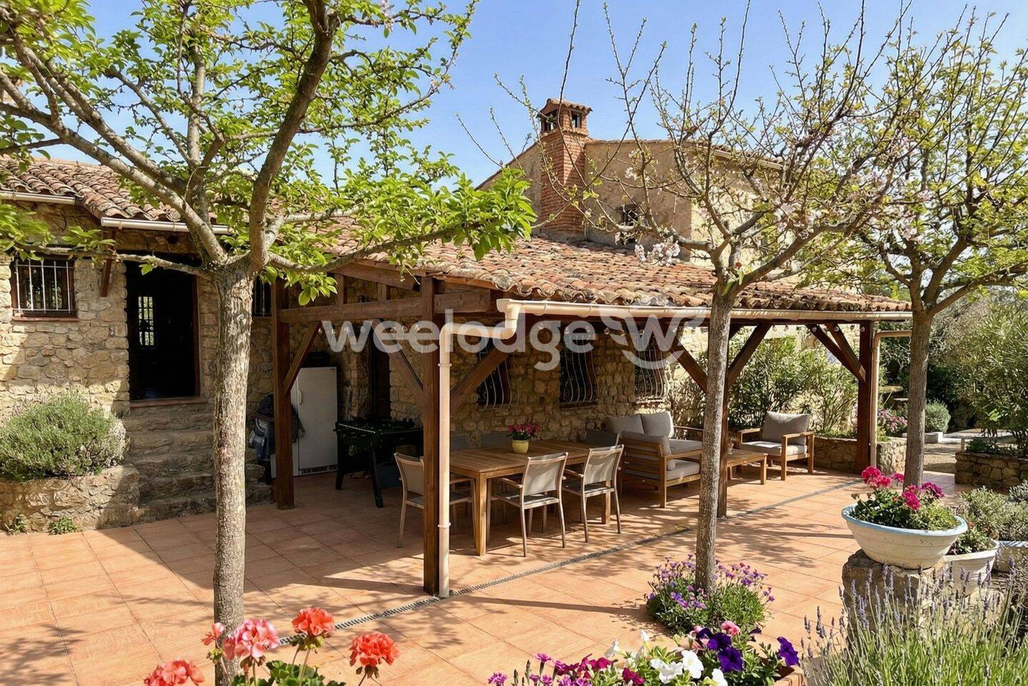 Maison 7 pièces 229 m² · à Saint-Paul-en-Forêt · 228,7 m² · 550 000 €
