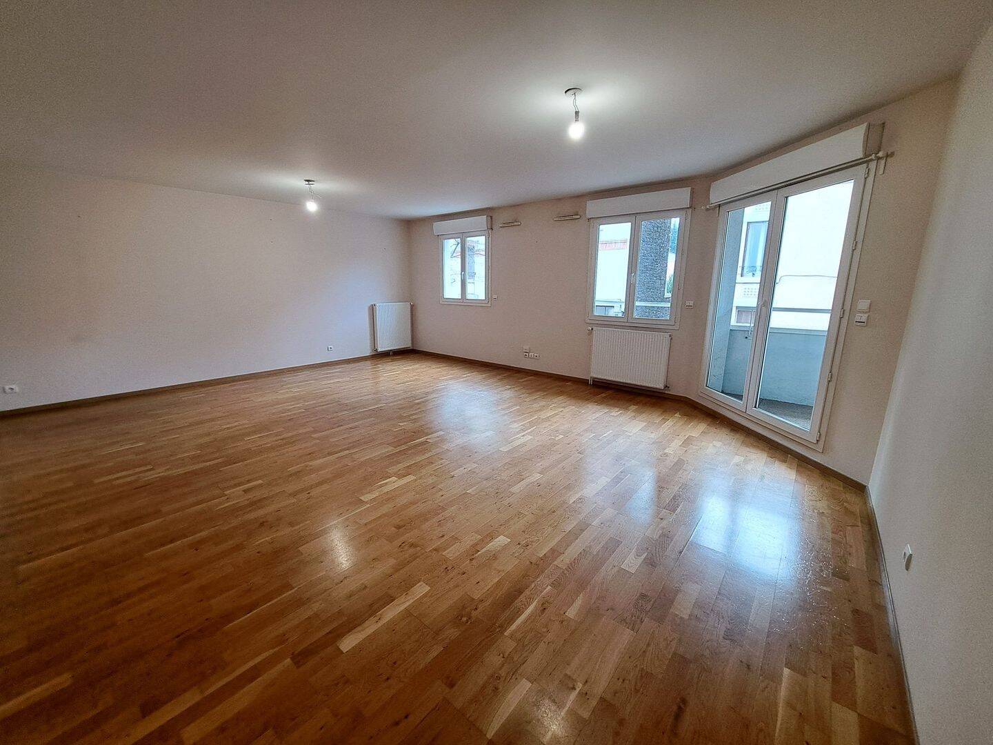 Appartement 5 pièces 135 m² · à Clermont-Ferrand · 134,9 m² · 1 250 €