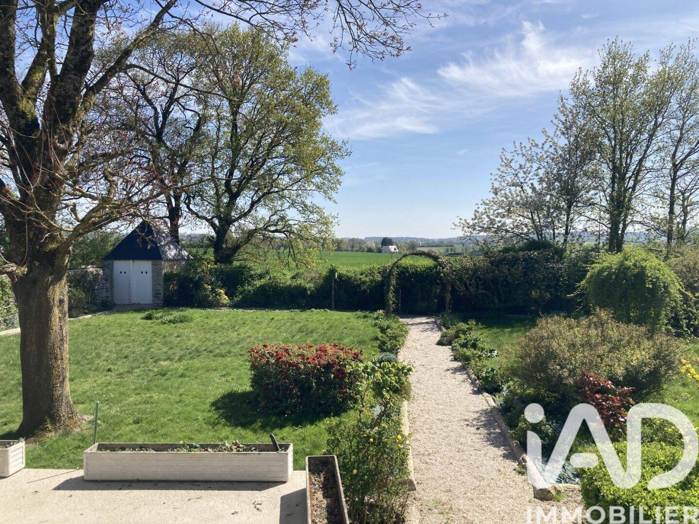 Maison 8 pièces 176 m² · à Javron-les-Chapelles · 176 m² · 298 000 €