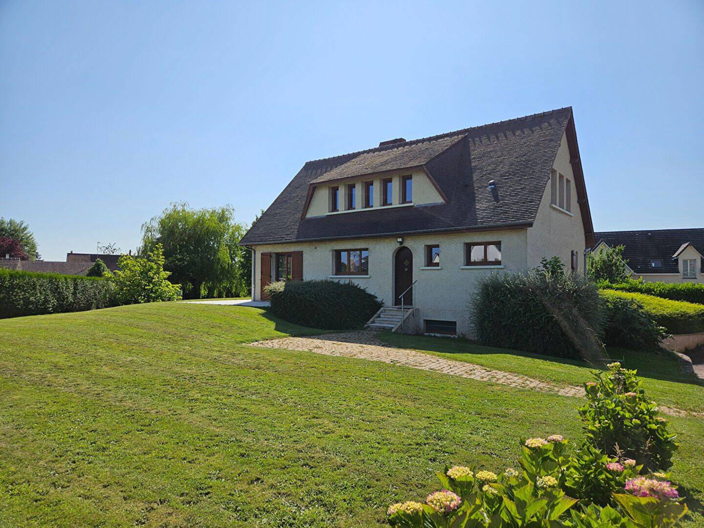 Maison 6 pièces 152 m² · à Montmain · 152 m² · 370 000 €