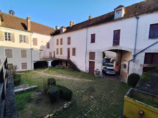 Maison en viager occupé Bouquet 66 000 € 16 pièces 8 chambres 407 m² 966 m² de terrain Vermenton 89270