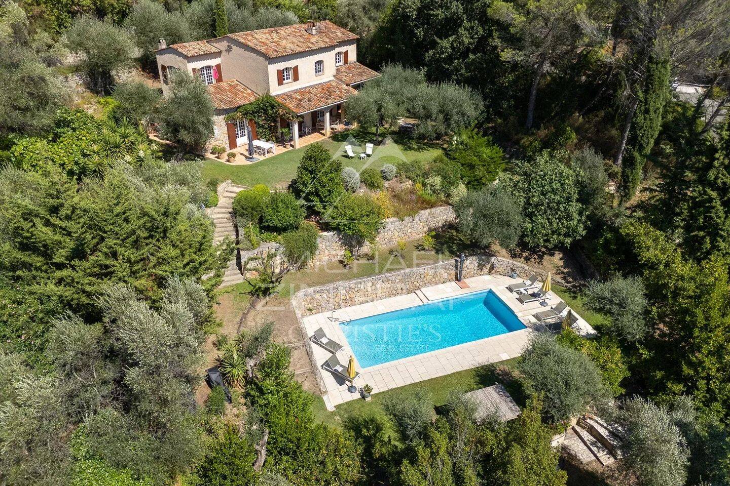 Maison 7 pièces 200 m² · à Spéracèdes · 200 m² · 1 390 000 €