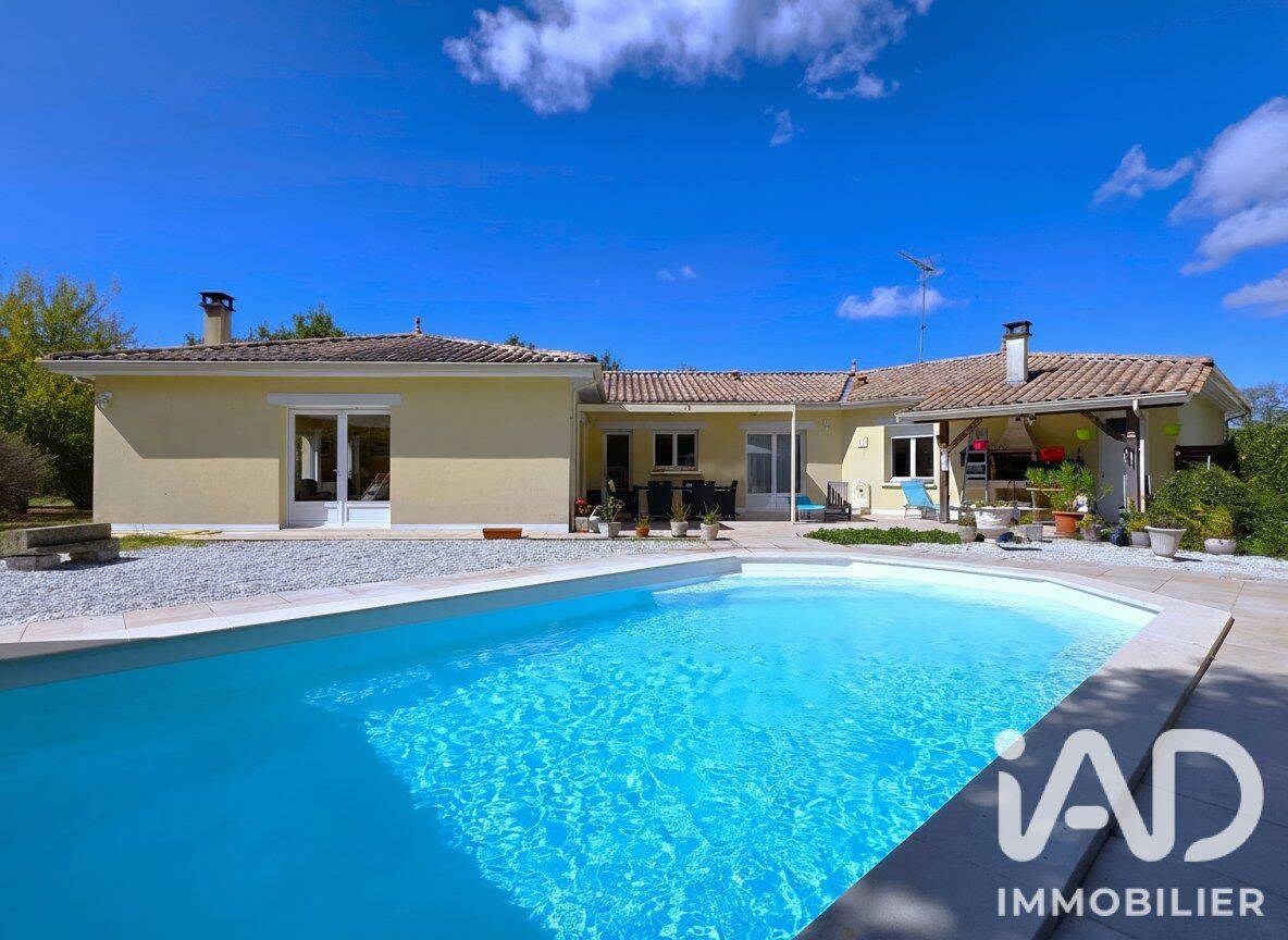 Maison 5 pièces 163 m² · à Étauliers · 163 m² · 299 000 €