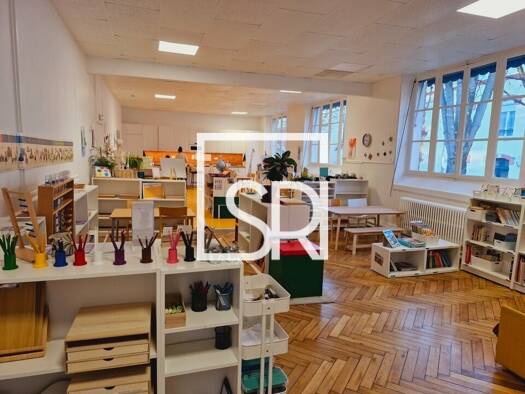 Espace bureau à louer 4 000 € 400 m² de bureaux divisible jusqu'à 400 m² Deniere les Romains Vichy 03200