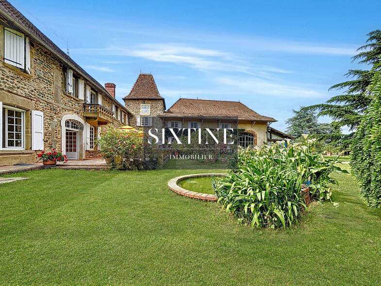 Château à vendre 1 640 000 € 14 pièces 10 chambres 472,2 m² 4 468 m² de terrain Culin 38300