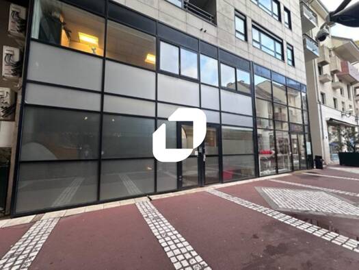 Local commercial à louer 7 087 € 212,6 m² de surface de vente Centre Ville-Commerce Enghien-les-Bains 95880