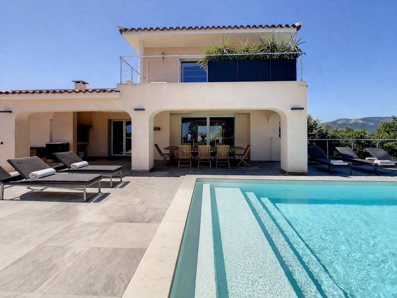 Maison 6 pièces 235 m² · à Zonza · 235 m² · 1 190 000 €